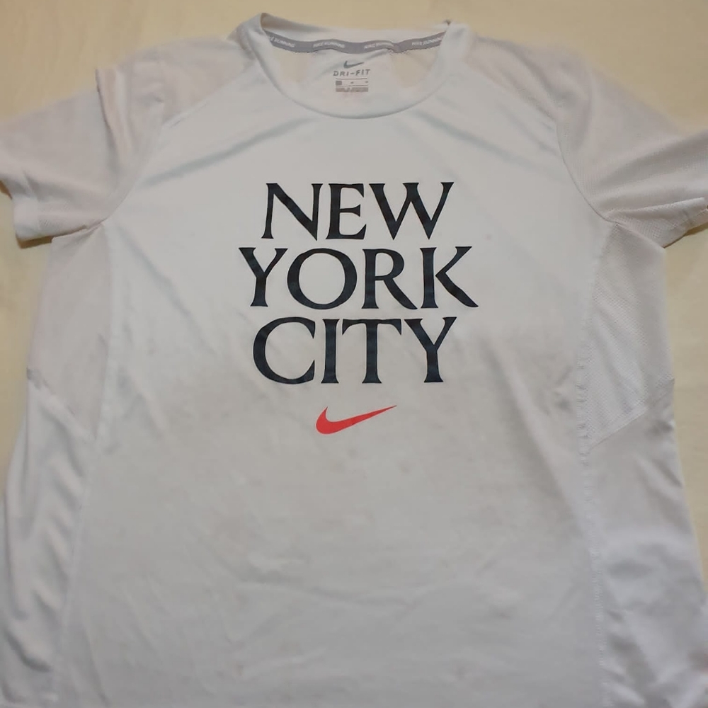 Nike drifit shirt size m